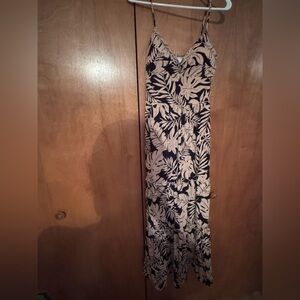 No Boundaries Black and Tan Leaf Pattern Top